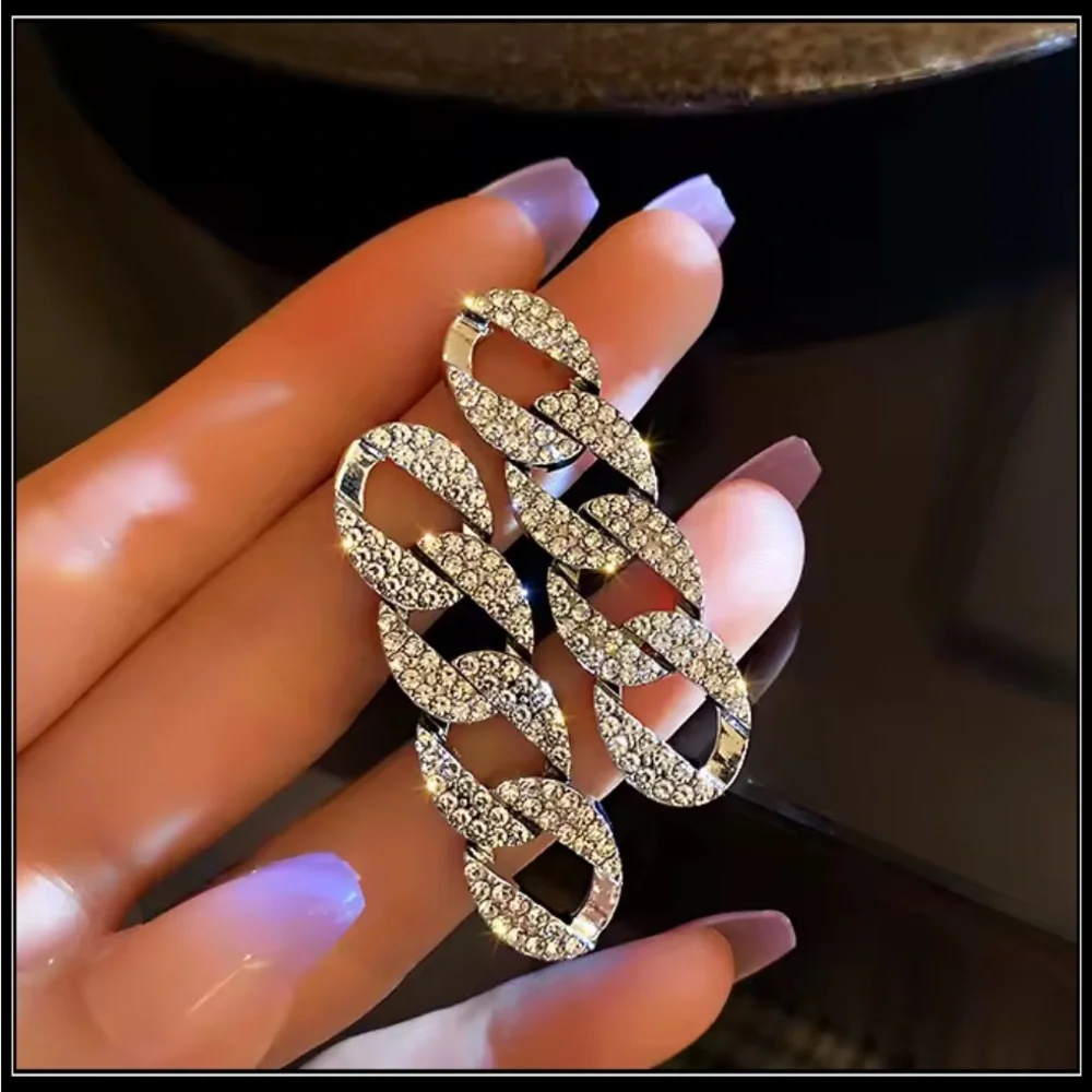 Clearance! NEW SPARKLING SIMULATED DIAMOND CHAINLINK STATEMENT EARRINGS